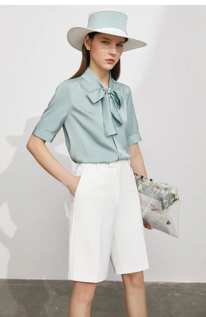 Damen Shorts im minimalistischen Stil mit hoher Taille für das Büro