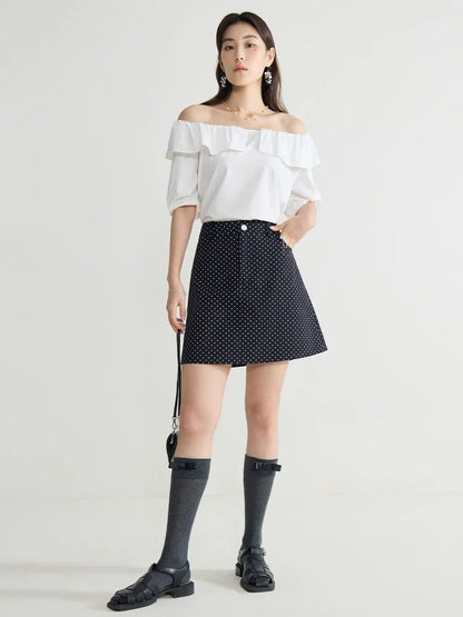 Retro-Damen-Strickjacke mit geradem Rock im College-Stil – lässiges Herbst-Outfit