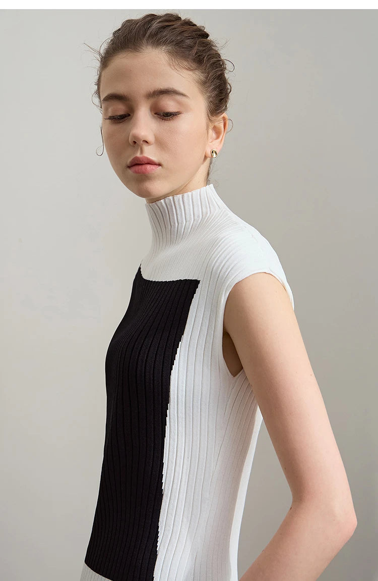 Ärmelloser Strickpullover mit Stehkragen, weißer Rippenstrick mit schwarzem Vorderpanel