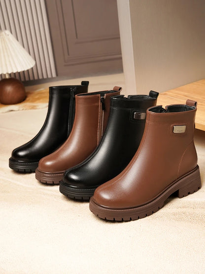 AIYUQI Damen-Knöchelstiefel im Set: Schwarz und Braun, mit viereckigem Markenpatch und Profilsohle