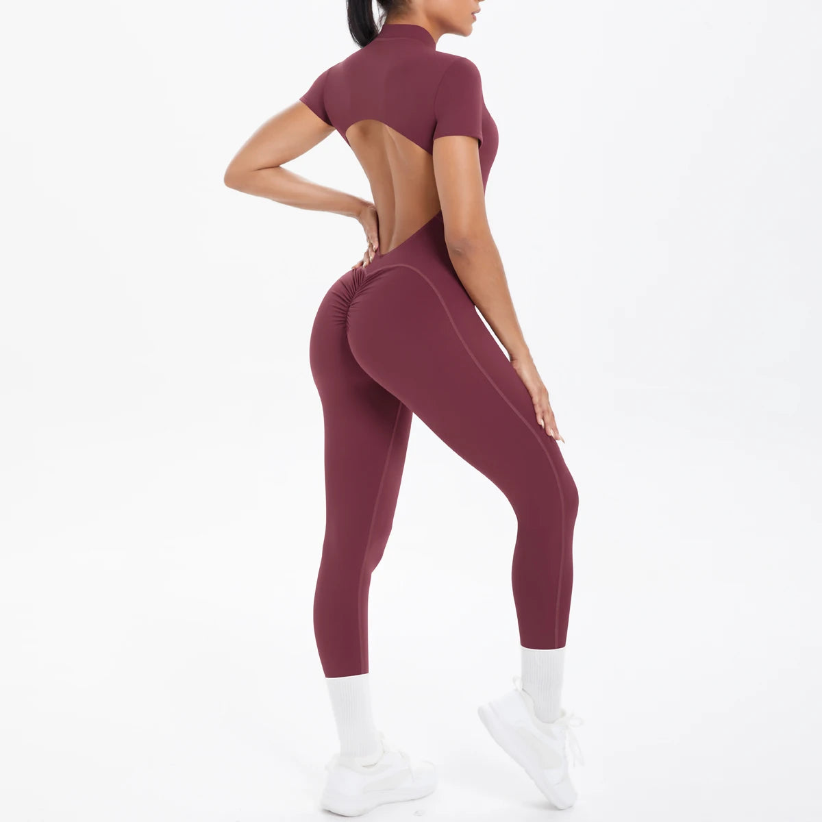 Kurzarm-Bodysuit mit Rücken-Ausschnitt, Burgundrot, enganliegend, lange Beinpartie