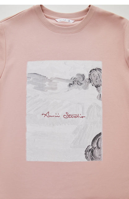 Damen T-Shirt im Minimalismus-Stil mit Kunstdruck und Stickerei für den Herbst