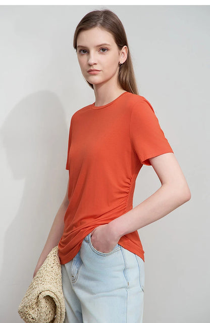 Damen Sommer-T-Shirt im minimalistischen Stil mit schmalem O-Ausschnitt und kurzen Ärmeln