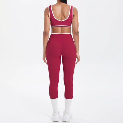 Dunkelrotes Damen-Yoga-Set mit Push-up-BH und 3/4-Leggings, hinten zentriert