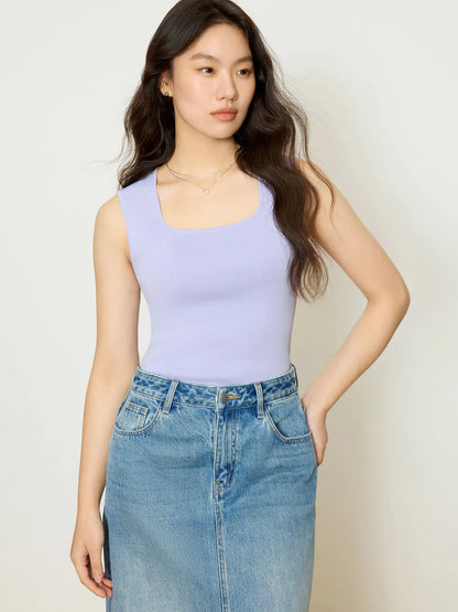 Frühlingshaftes Damen-Shirt in Übergröße mit Puppenkragen und Anti-Falten-Effekt – vielseitig kombinierbar und lässig.