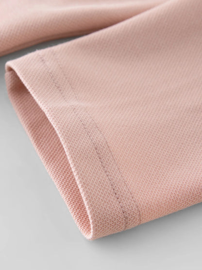 Damen-T-Shirt mit kontrastfarbener Stickerei und Spitzenkurzarm – lässig und figurbetont