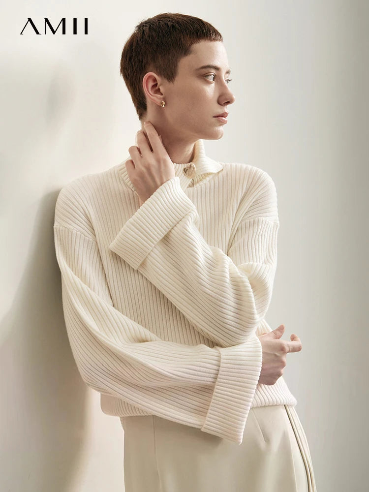 Damen-Pullover aus Rippenstrick, hellbeige, langer Ärmel, schmaler Kragen, Metallknopf