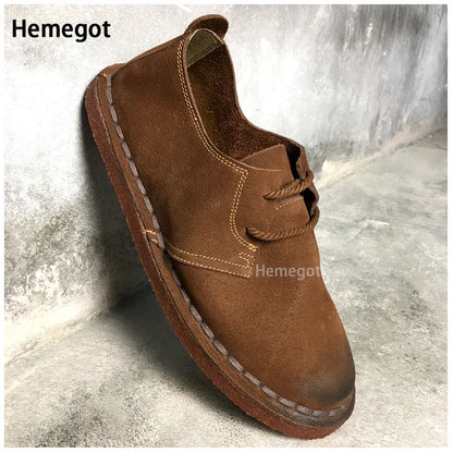 Brauner Herrenlederschuh im Vintage-Stil, seitlicher Schlupf mit Schnürdetail und Ziernähte