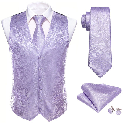 Elegante Jacquard-Herrenweste in Helllila mit Krawatte, Einstecktuch und Manschettenknöpfen.