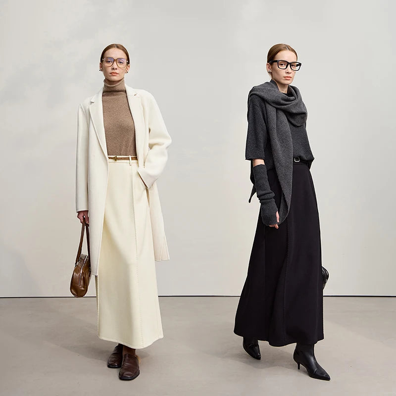 Damen-Wollstrickrock im Duo-Look: beiger Mantelrock und schwarzer Wollrock, Midilänge