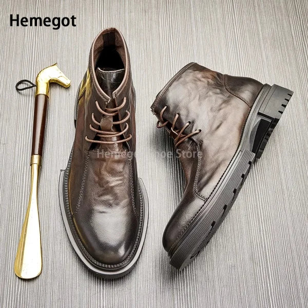 Herren-Schnürboots aus Leder, dunkelbraun, hohe Form, mit dicker Profilsohle
