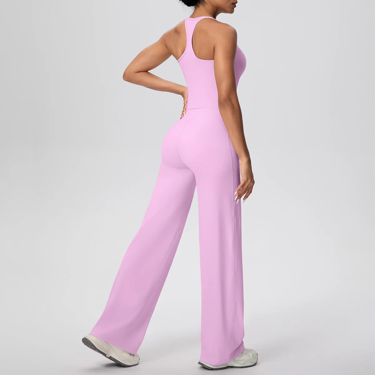 Damen-Yoga-Set lila, Rückenansicht mit tiefem Ausschnitt und weitem Bein