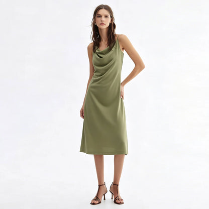 Olives Midikleid ohne Ärmel mit Wasserfallausschnitt und taillierter Silhouette