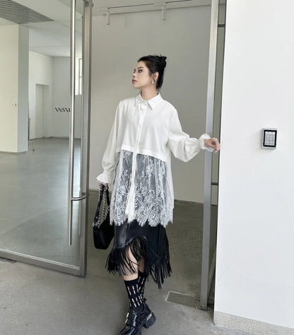 Elegantes Damen-Minikleid mit Rundhalsausschnitt, langen Ärmeln und Schnürung im Patchwork-Design – figurbetont und stilvoll.