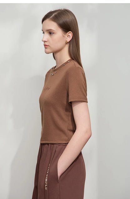 Damen Kurzarm T-Shirt im minimalistischen Design für den Sommer 2025