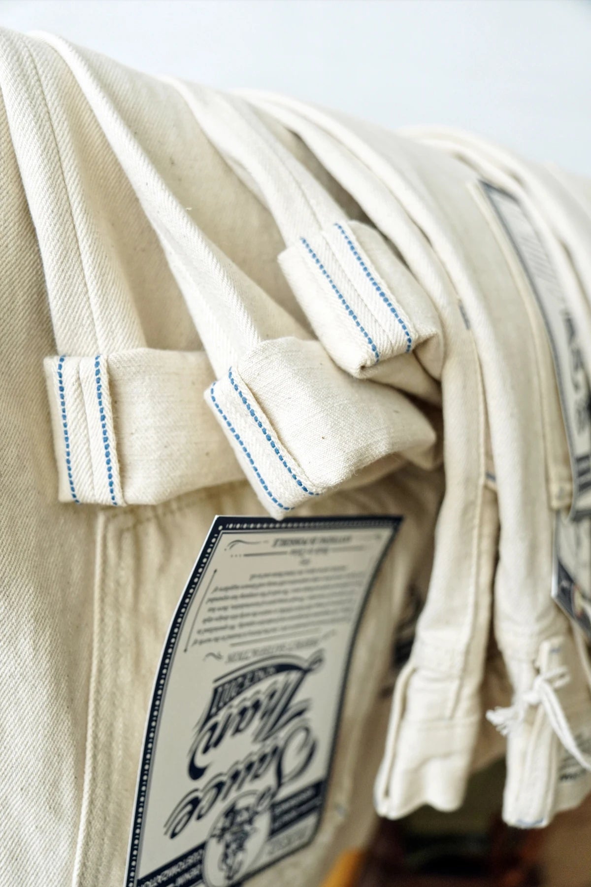 Herren Jeans aus Selvedge Denim mit hohem Bund und regulärer Passform
