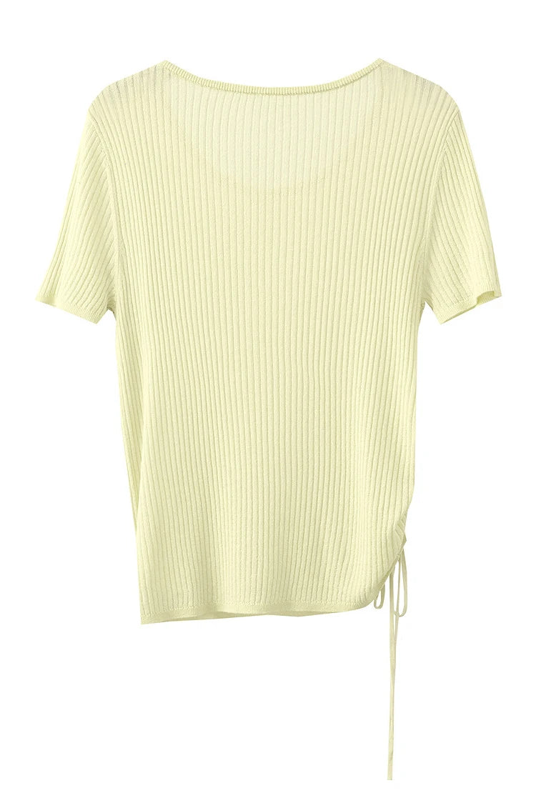 AMII Damen-Pullover Detailansicht: gelber Kurzarm-Rundhals, Rippenstrick, Kordelzug