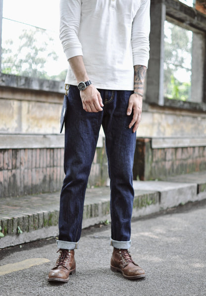 Herren Jeans aus Selvedge Denim in Indigo und Schwarz mit Reißverschluss