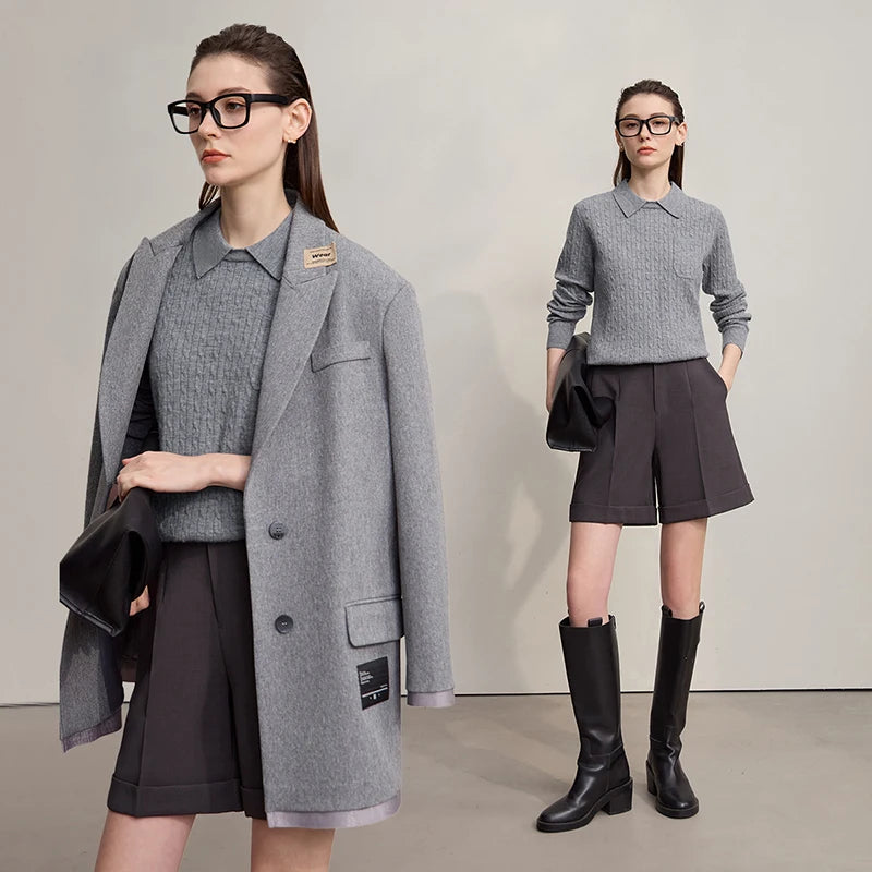 Grauer Pullover mit Kragen, Zopfmuster und langen Ärmeln