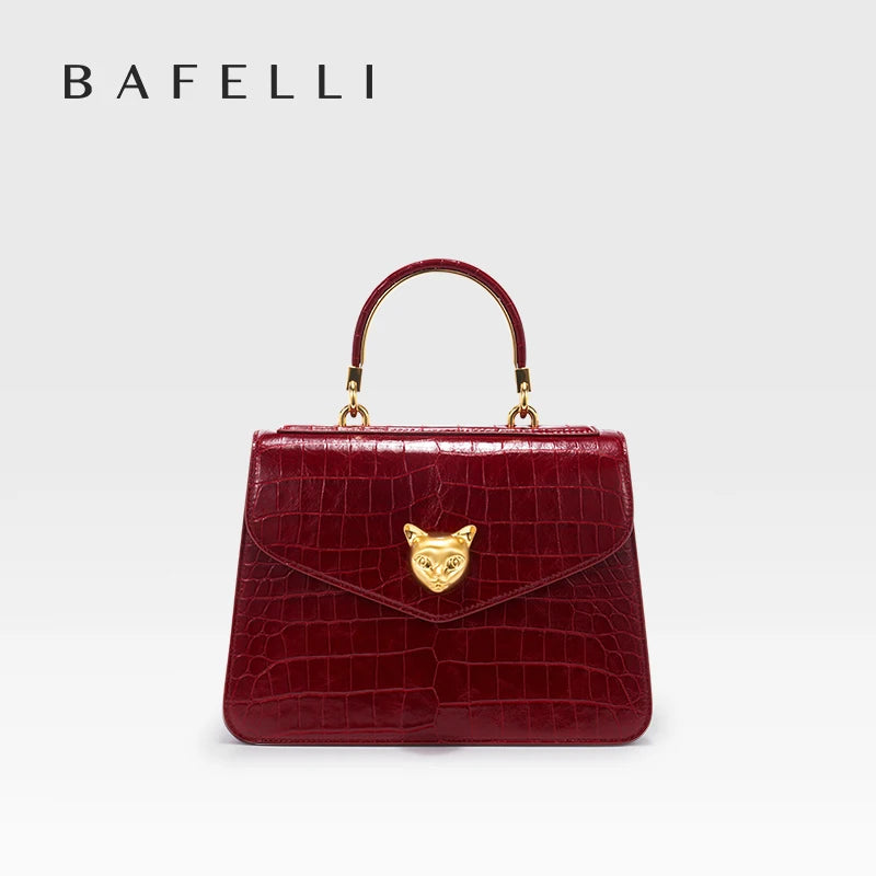 Business-Ledertasche mit Kroko-Optik, rot, Griff oben und Klappdeckel mit goldener Prägung