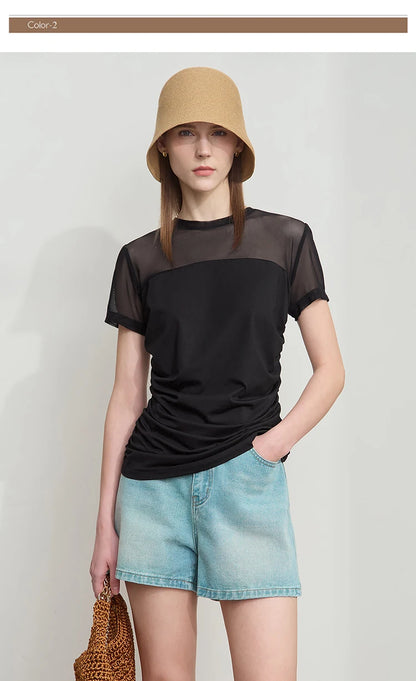 Damen T-Shirt im minimalistischen Sommerstil mit Rundhalsausschnitt und figurformendem Schnitt