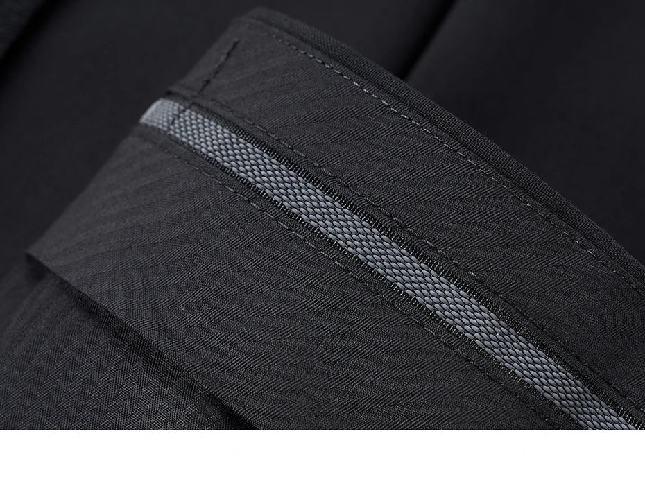 Herrenanzug aus 100% Wolle in tiefem Blau, doppelt geknöpft – ideal für Hochzeit, Dinnerparty oder den täglichen eleganten Auftritt.