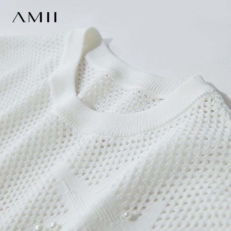 Damen Top im minimalistischen Ozean-Stil mit Perlenbesatz und durchbohrten Löchern