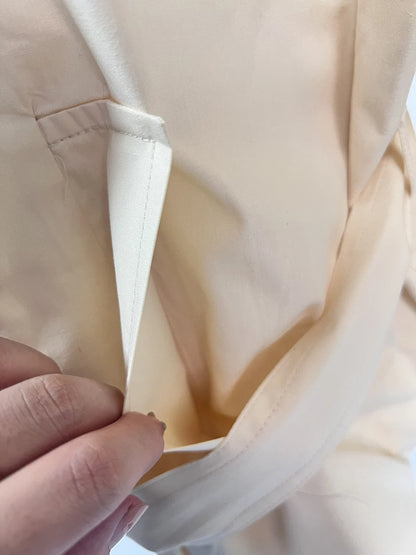 Farbblock-Minikleid mit Mesh-Einsätzen und 3D-Blumen, hohem Kragen und langen Ärmeln für Damen – figurbetontes Patchwork-Design