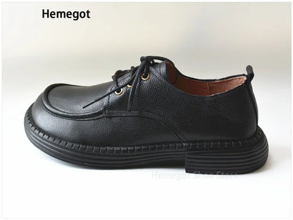 Herren-Lederschuh schwarz mit Schnürung, runder Spitze und braunem Innenfutter