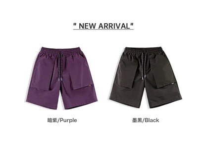Herren Shorts aus leichtem Material mit großen Taschen in Schwarz