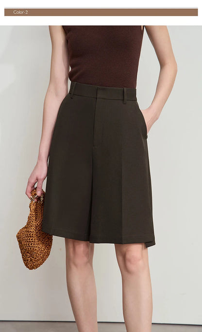Damen Shorts im minimalistischen Stil mit Tasche für den Sommer