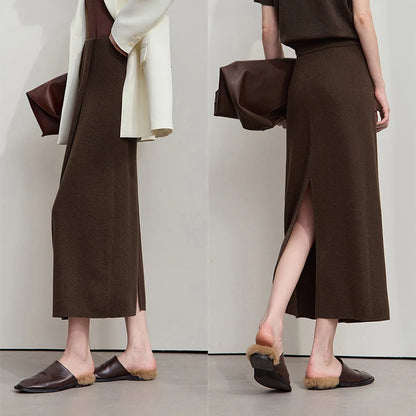 Brauner Strickrock mit seitlichem Schlitz, A-Linie und Midi-Länge