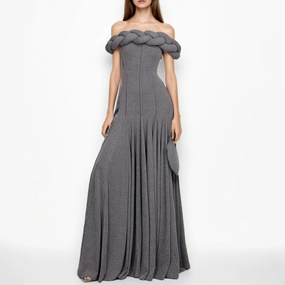 Elegantes Damen-Kleid mit Rundhalsausschnitt und langen Ärmeln – Patchwork-Design mit Perlen für einen stilvollen Auftritt.