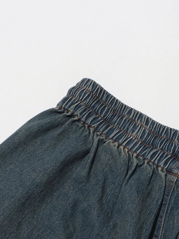 Ärmelloses Damen-Midikleid mit Rundhalsausschnitt und Patchwork-Falten im Colorblock-Design – figurbetont und stilvoll.
