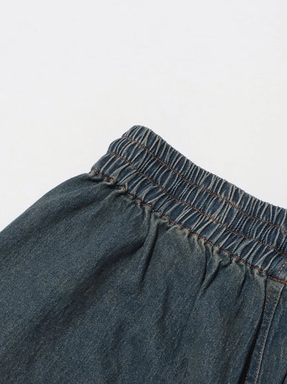 Ärmelloses Damen-Midikleid mit Rundhalsausschnitt und Patchwork-Falten im Colorblock-Design – figurbetont und stilvoll.