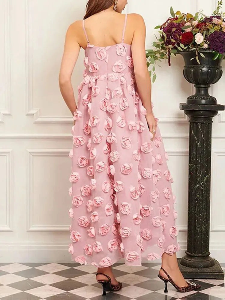 Elegantes Damen-Kleid mit Reverskragen, langen Ärmeln und doppelreihigem Patchwork-Design – figurbetont und stilvoll.