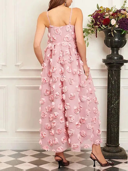Elegantes Damen-Kleid mit Reverskragen, langen Ärmeln und doppelreihigem Patchwork-Design – figurbetont und stilvoll.