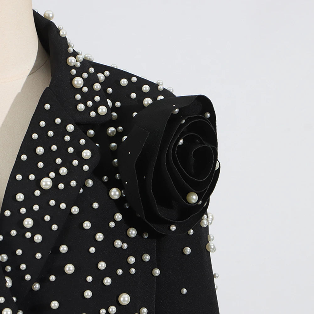 Elegantes Damenkleid mit Rundhalsausschnitt, kurzen Ärmeln und Pailletten-Patchwork-Design – ideal für besondere Anlässe.