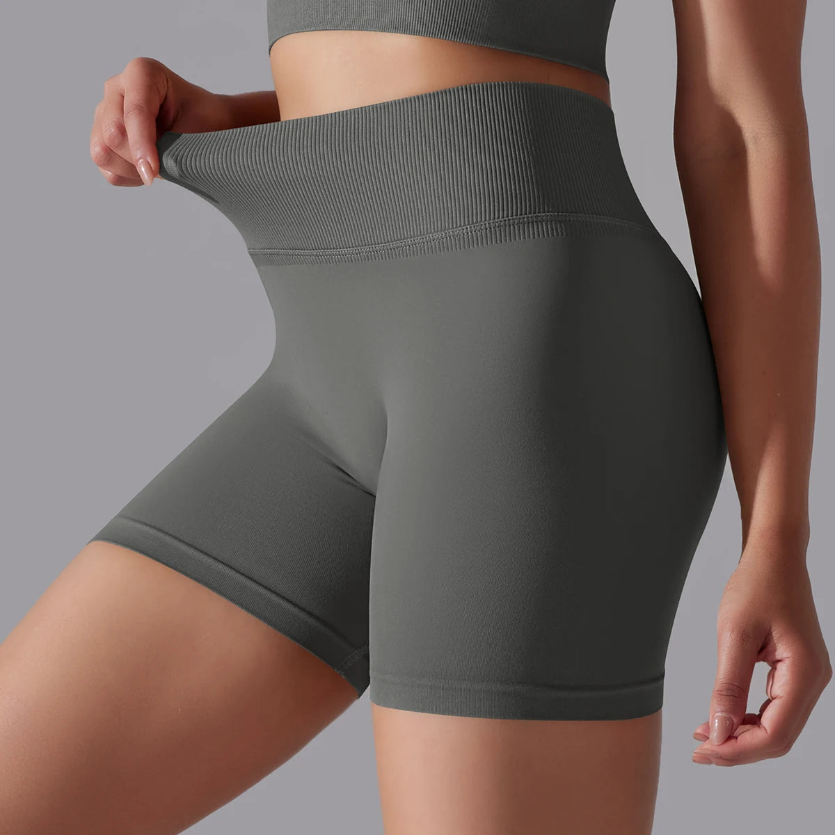 Nahtlose Damen-Shorts aus Strick, dunkelgrau, kurze Laufhose mit breitem Bund