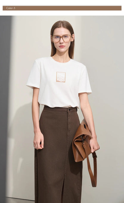 Damen T-Shirt aus Baumwolle mit lässigem O-Ausschnitt und modischer Stickerei