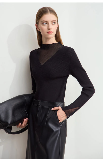 Damen Rollkragenpullover mit transparentem Panel aus der Winterkollektion 2024