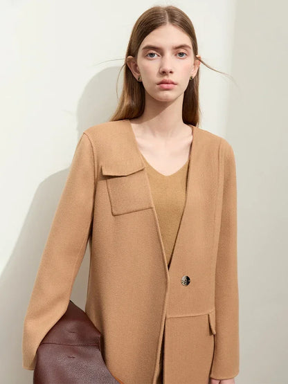 Damen Wollmantel im minimalistischen Design mit V-Ausschnitt und Taschen