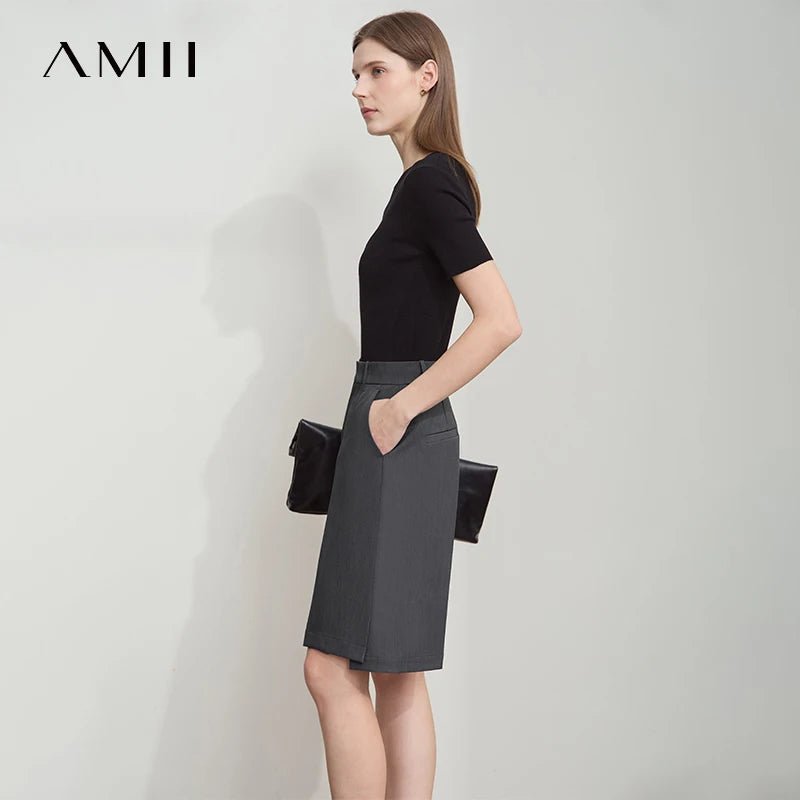 Damen Shorts im minimalistischen Stil mit Tasche für den Sommer