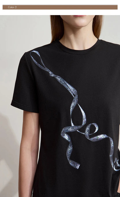 Damen T-Shirt im Minimalismus-Stil mit coolem Druck aus antimikrobieller Baumwolle