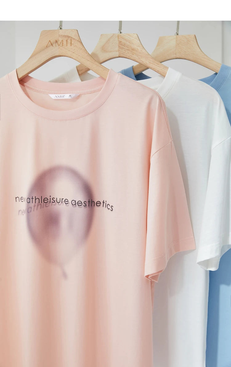 Damen T-Shirt im minimalistischen Stil mit gedrucktem Design und lässigen Ärmeln