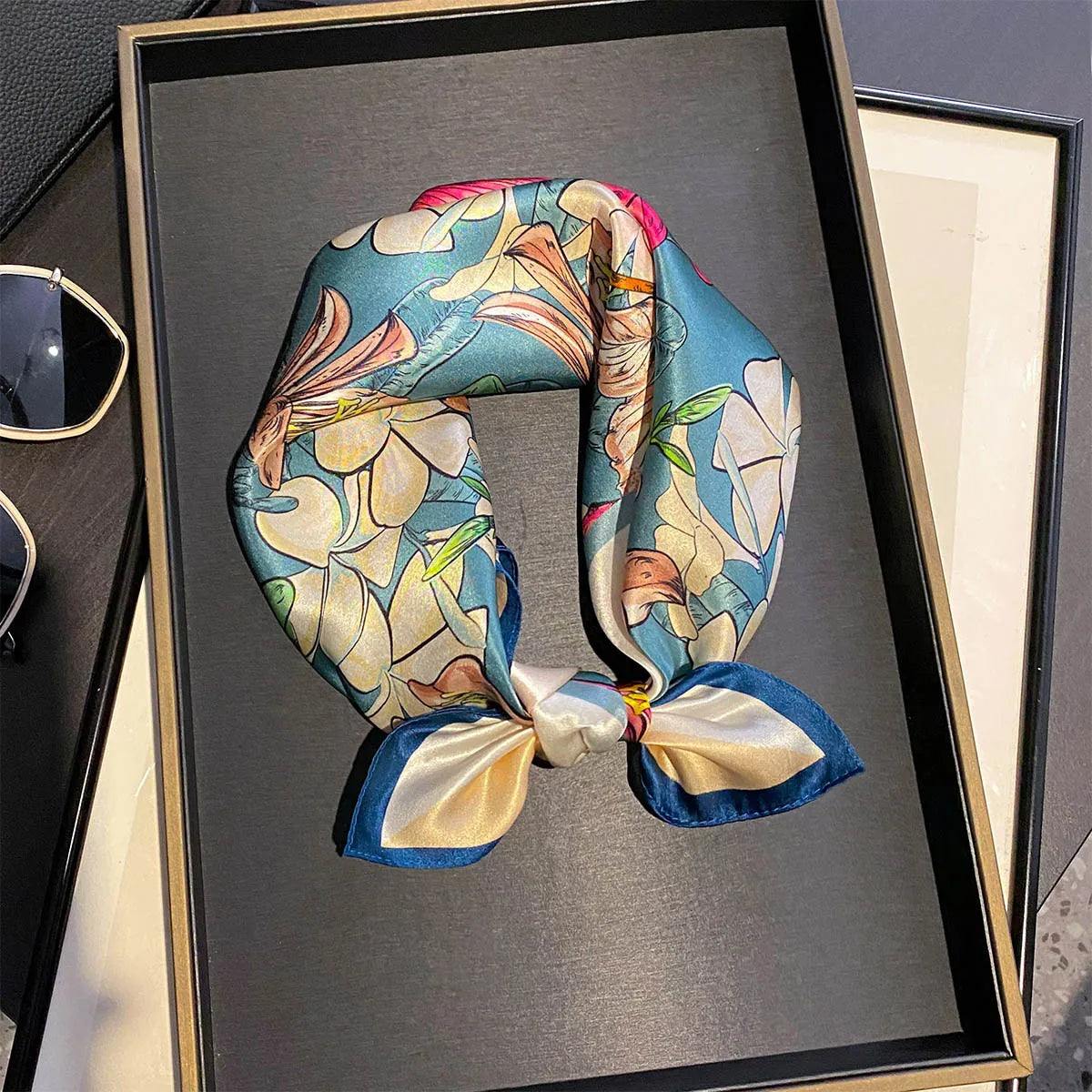 Damen Seidenschal 53cm quadratisch Blumenprint Luxus Hijab Bandana