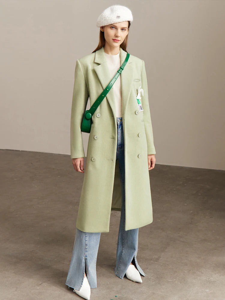 Damen Mantel im minimalistischen Stil mit umlegekragen und Taschen für den Winter