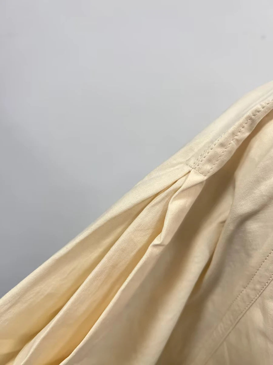 Farbblock-Minikleid mit Mesh-Einsätzen und 3D-Blumen, hohem Kragen und langen Ärmeln für Damen – figurbetontes Patchwork-Design