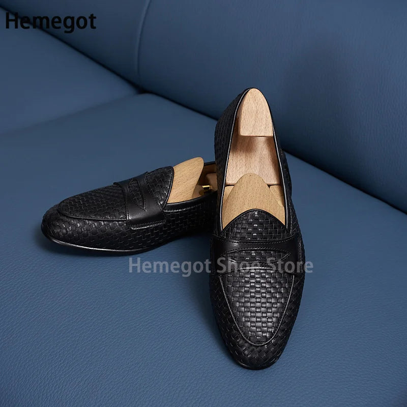 Herren-Loafer, schwarzes Obermaterial mit feiner Prägung und Schlupfverschluss