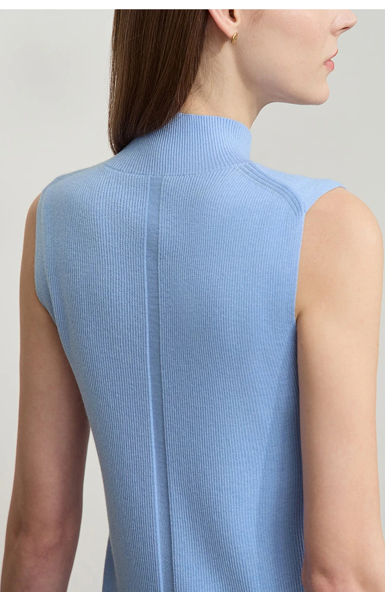 Ärmelloser Pullover mit Stehkragen, himmelblau, Rückansicht mit Mittelnaht